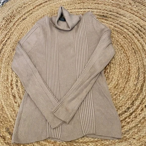 United States Sweaters Women Taupe Turtleneck NWOT - Picture 1 of 3